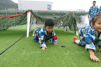 思橋幼兒園國(guó)防園親子游