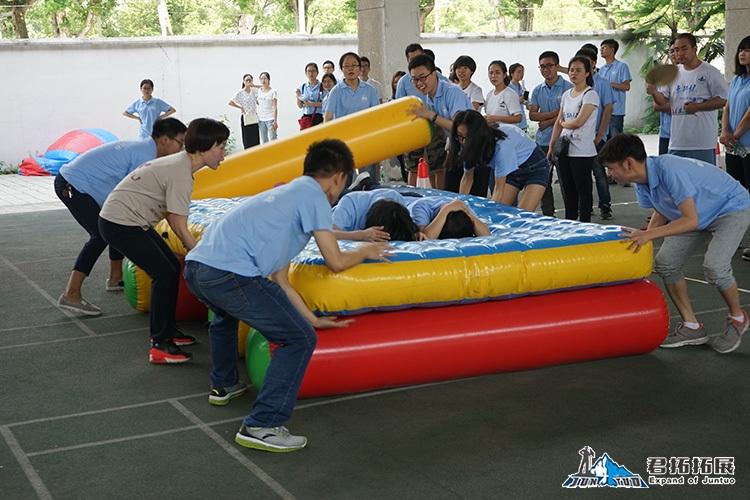 武漢理工大學(xué)余家頭校區(qū)趣味運(yùn)動(dòng)會(huì)